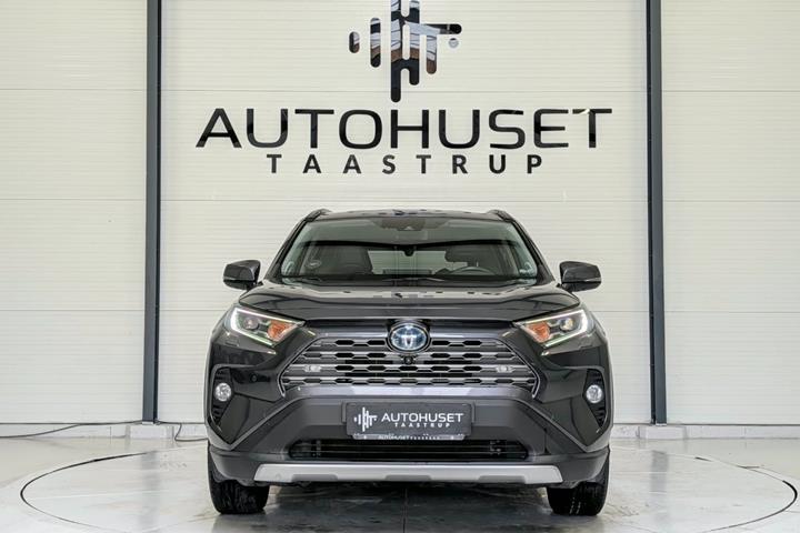 Grå Toyota RAV4 fra 2019