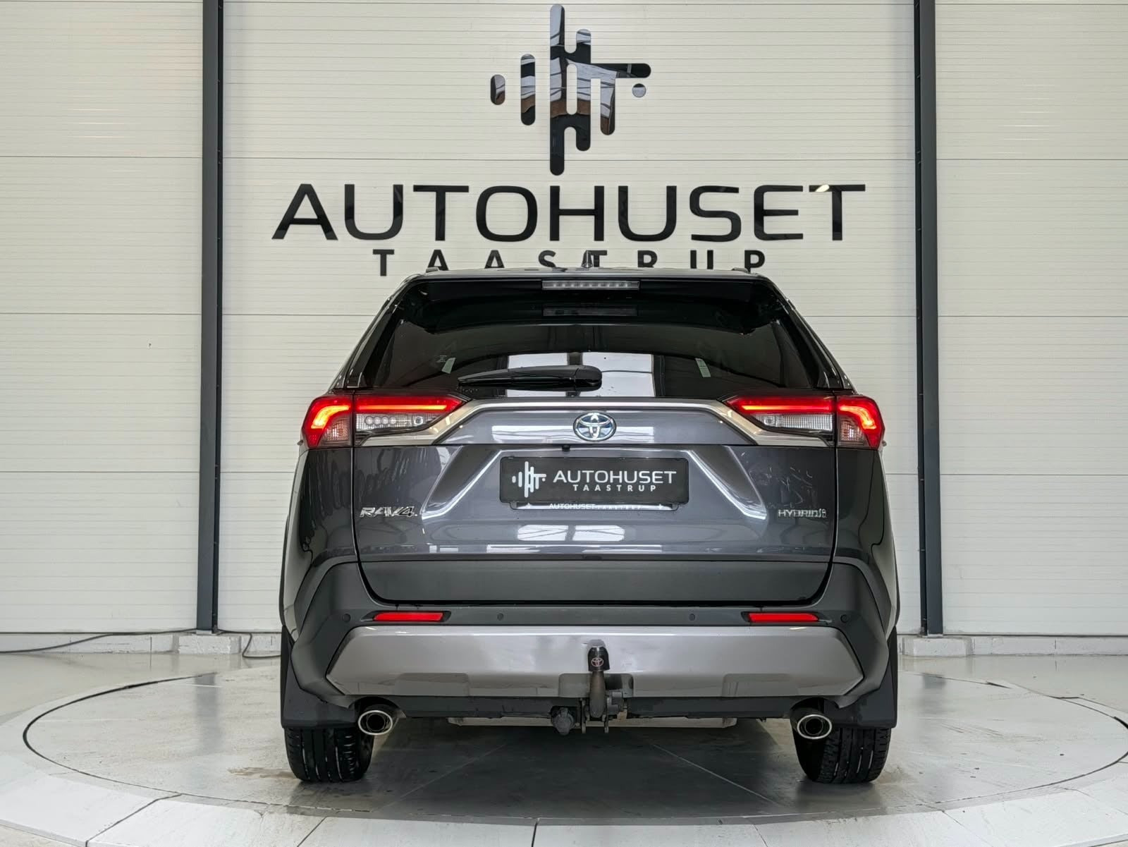 Grå Toyota RAV4 fra 2019