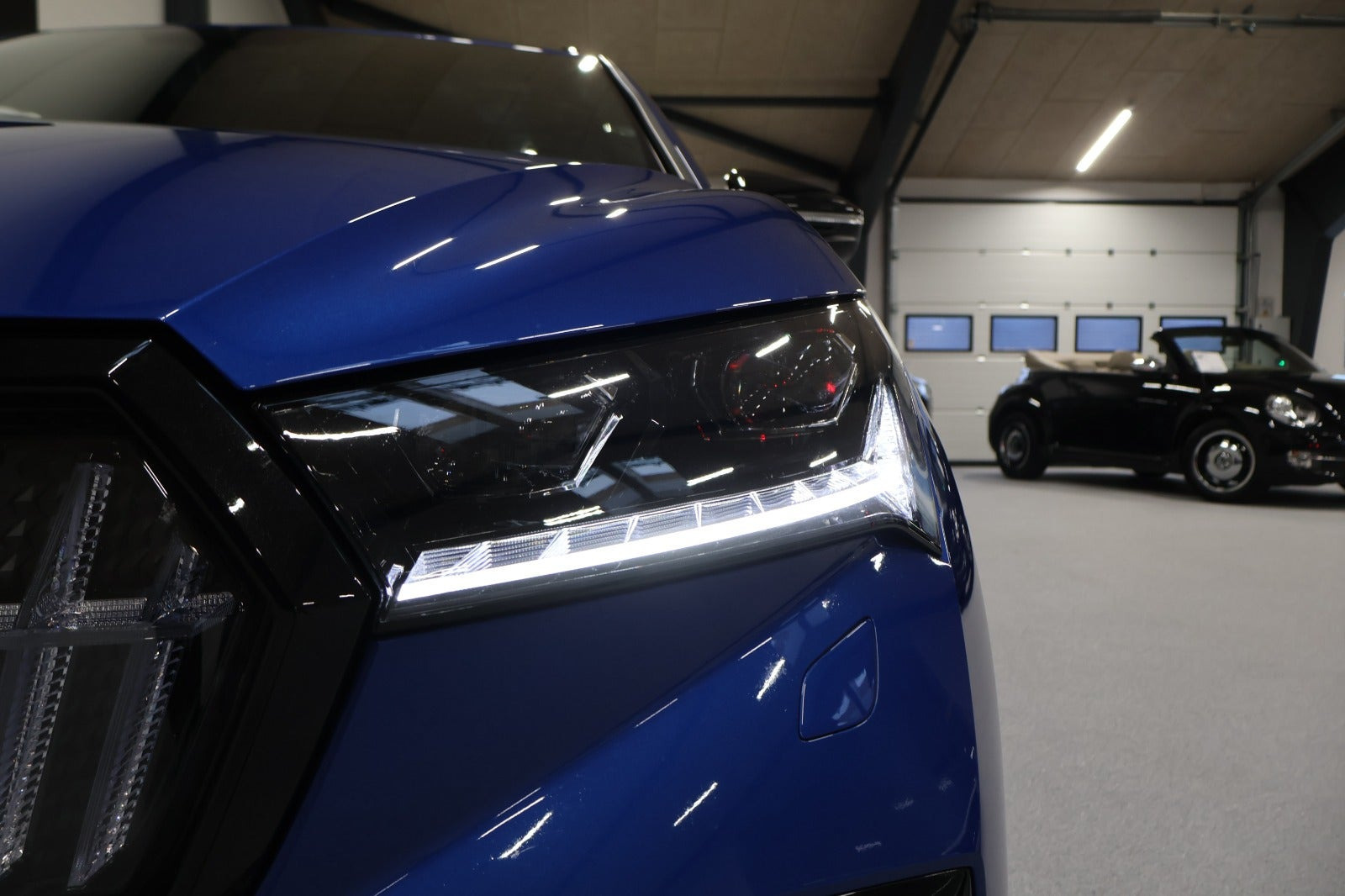 Blå Skoda Enyaq fra 2024