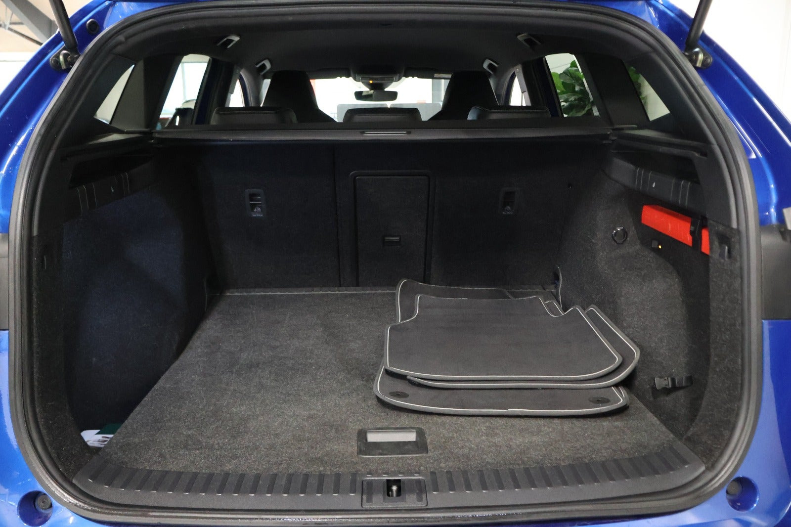 Blå Skoda Enyaq fra 2024