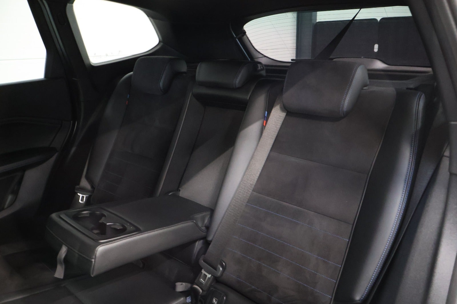 Hvid BMW iX1 fra 2025