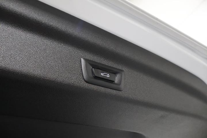 Hvid BMW iX1 fra 2025