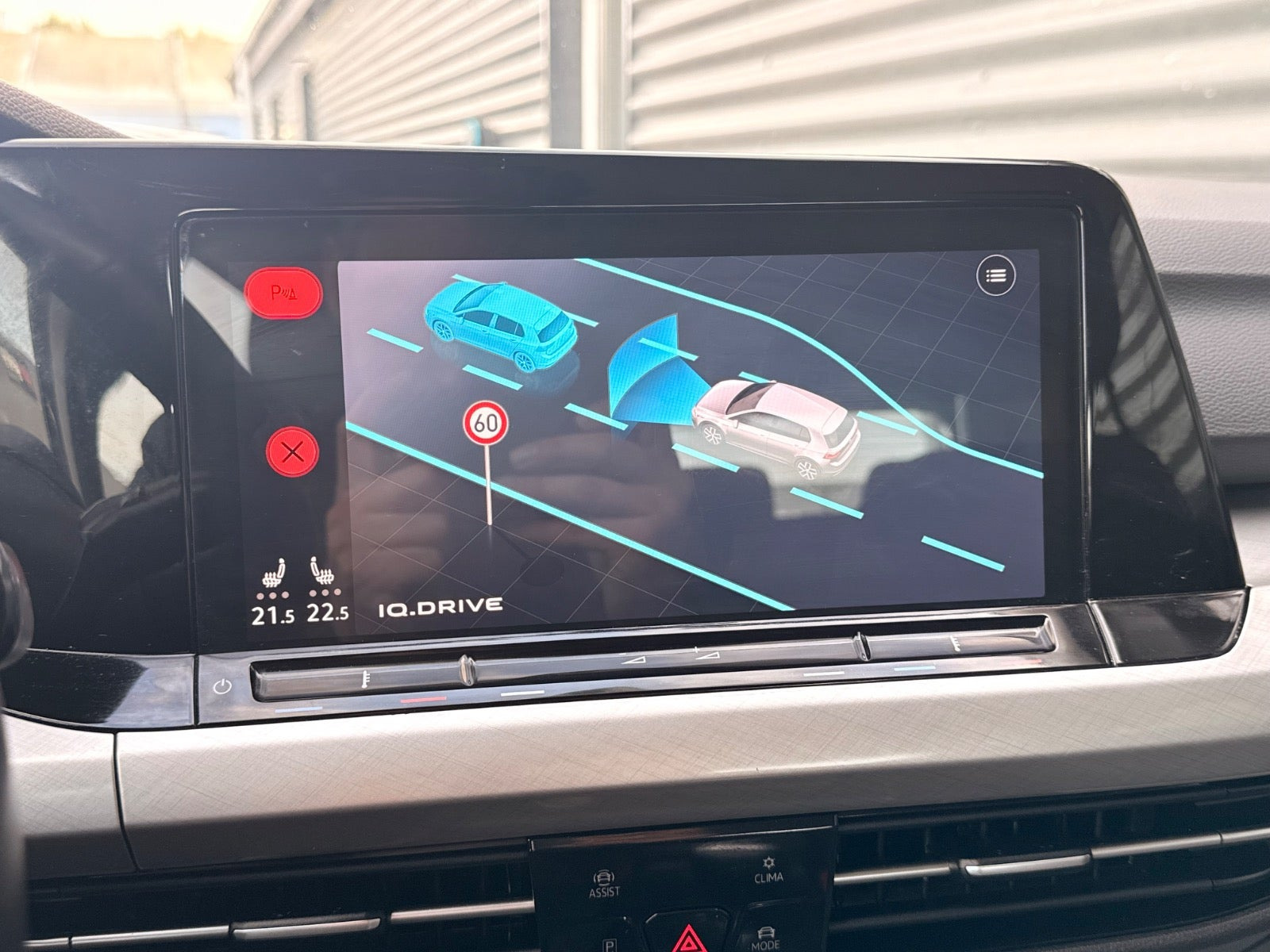 Grå VW Golf VIII fra 2020