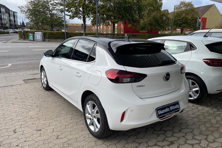 Hvid Opel Corsa fra 2021