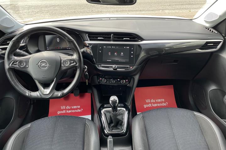 Hvid Opel Corsa fra 2021