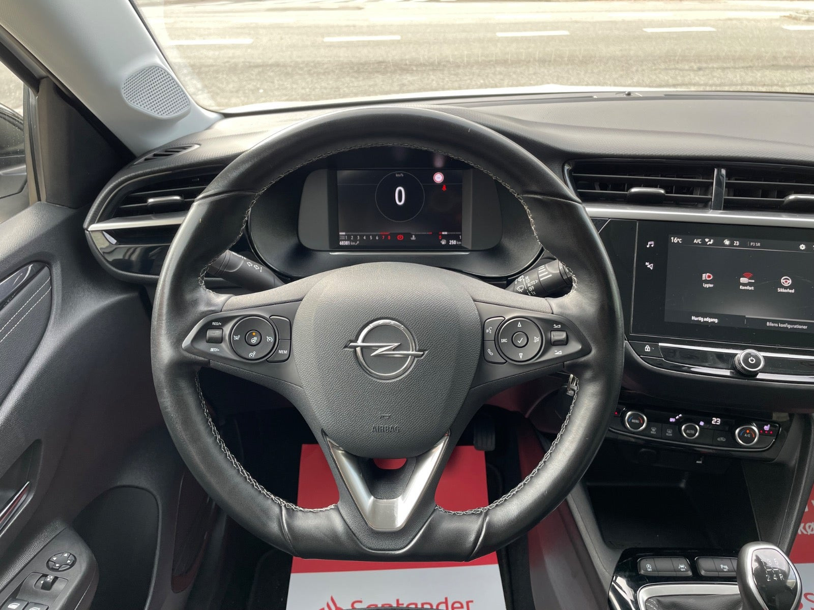 Hvid Opel Corsa fra 2021