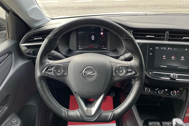 Hvid Opel Corsa fra 2021