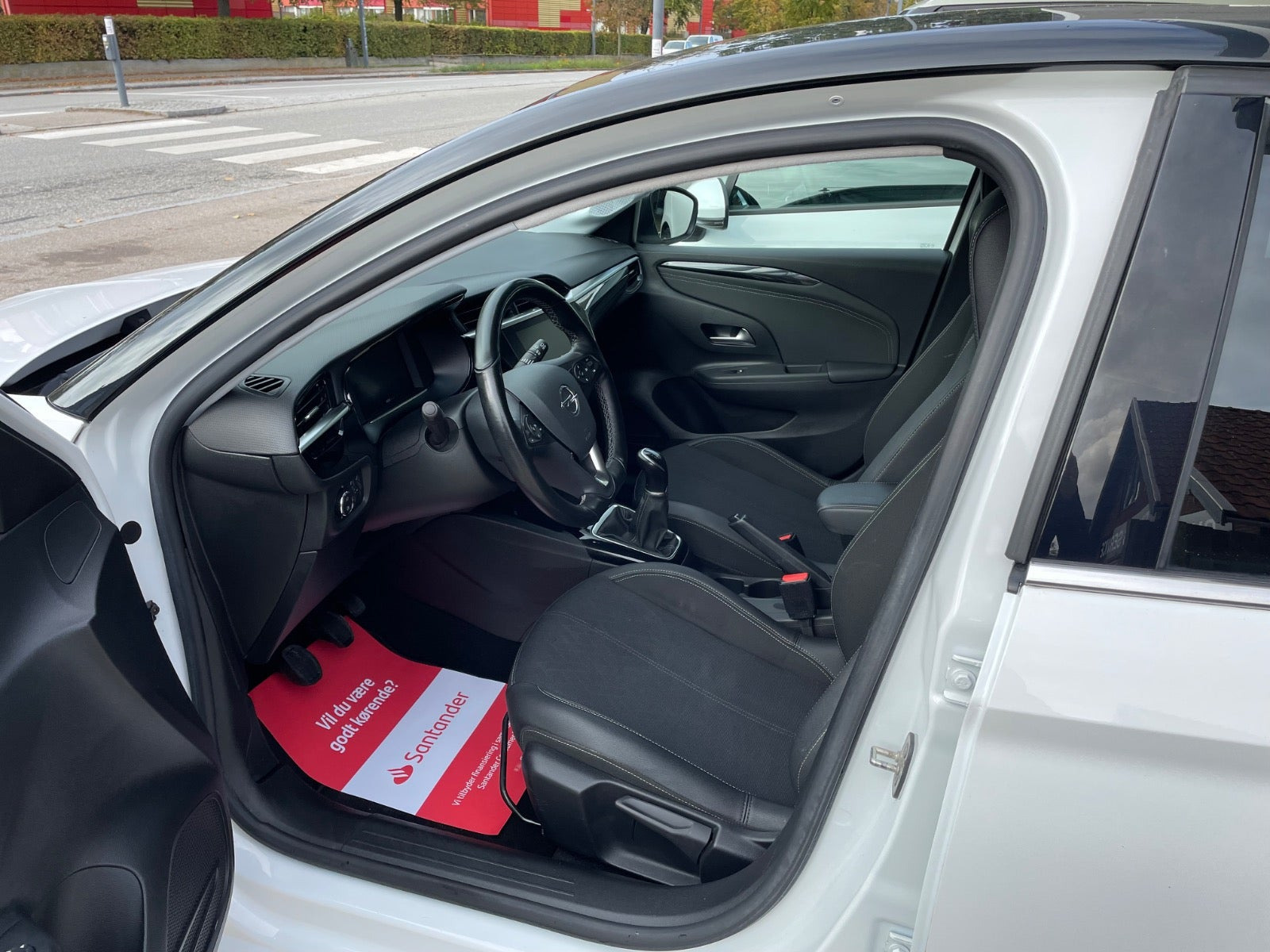 Hvid Opel Corsa fra 2021