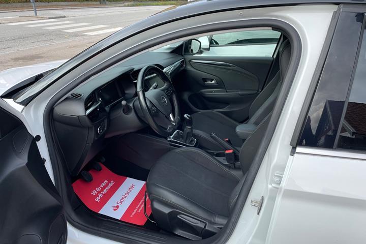 Hvid Opel Corsa fra 2021