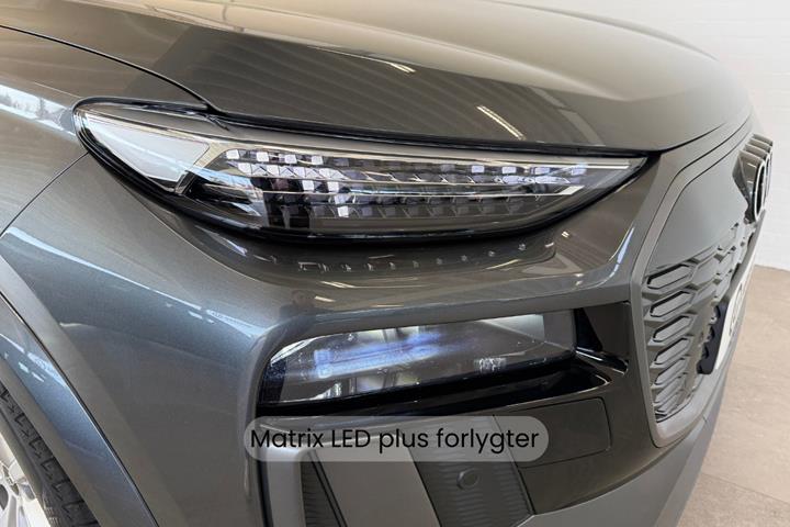 Grå Audi Q6 e-tron fra 2025