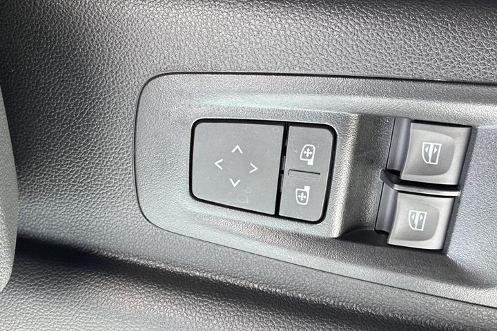 Hvid Renault Master V T35 fra 2026