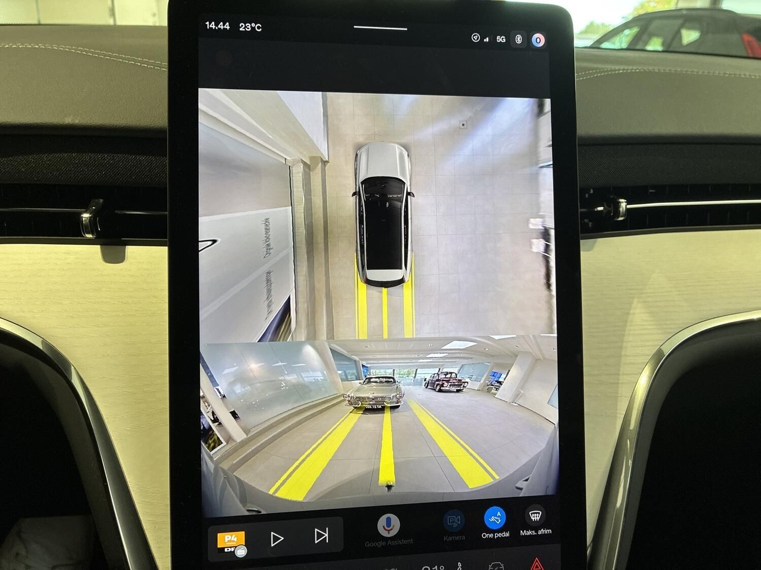 Grå Volvo EX90 fra 2025