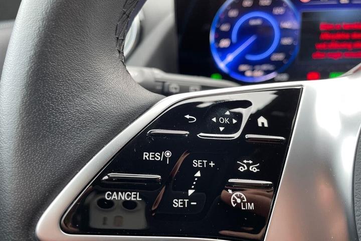 Sort Mercedes EQA250+ fra 2024