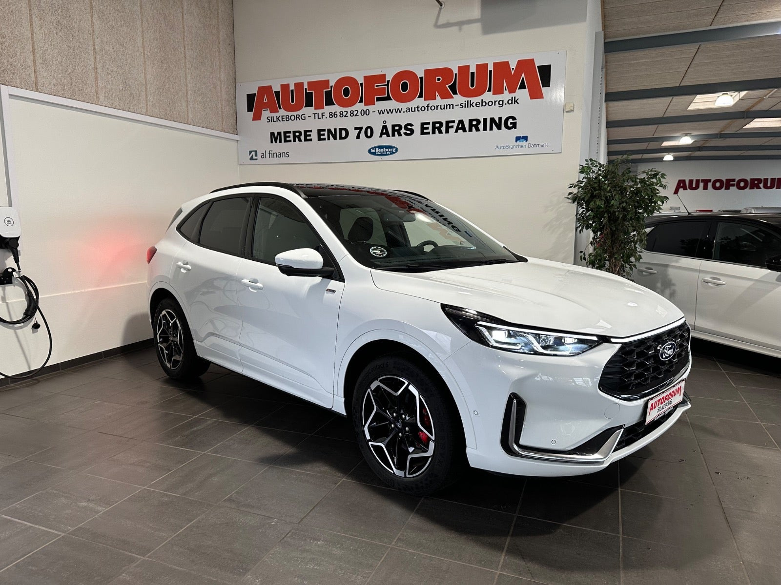 Ford Kuga 2,5 PHEV ST-Line X CVT
