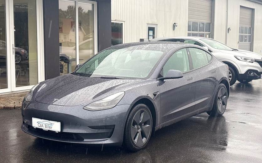 Tesla Model 3 Standard Range+ RWD