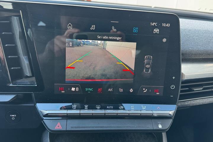 Rød Renault Megane E-Tech fra 2023