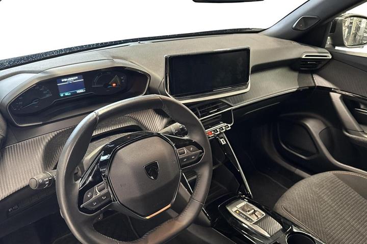 Sort Peugeot e-2008 fra 2025