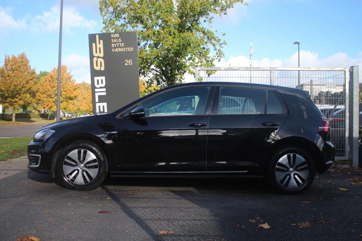 Sort VW Golf VII fra 2016