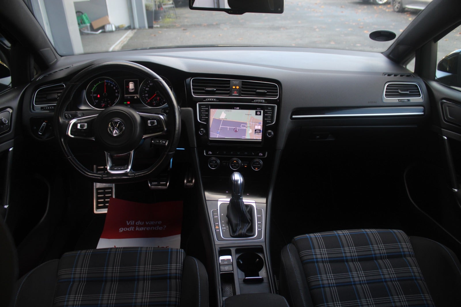 Sort VW Golf VII fra 2016
