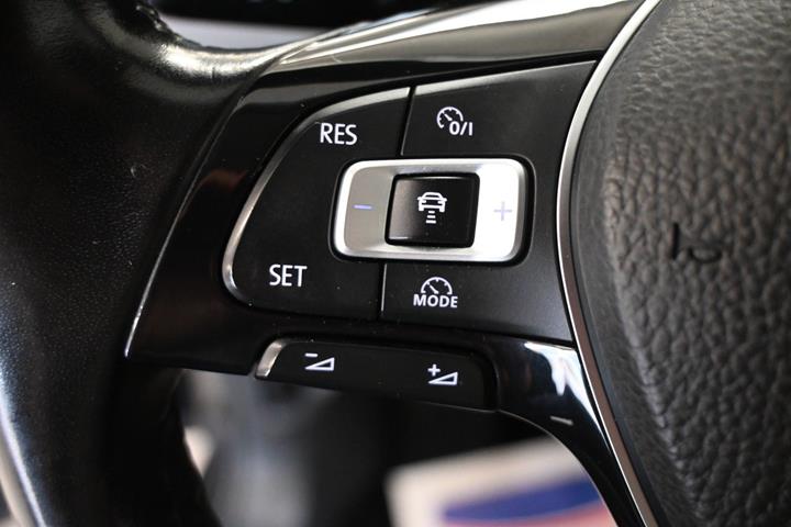 Sort VW Touran fra 2018