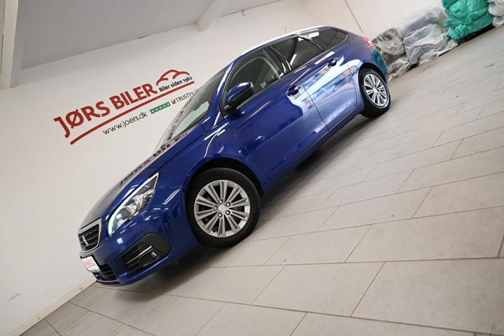 Blå Peugeot 308 fra 2019
