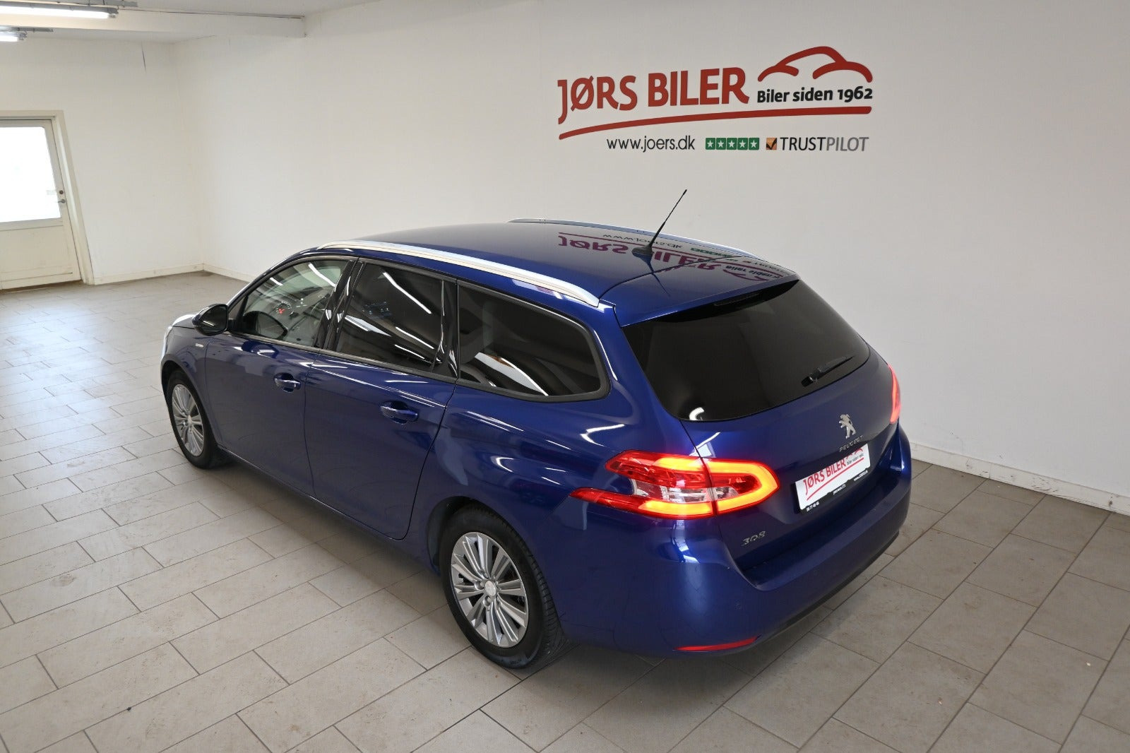 Blå Peugeot 308 fra 2019