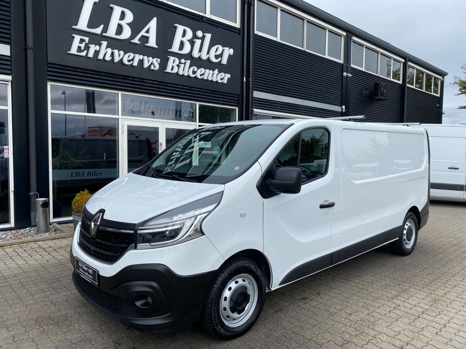 Hvid Renault Trafic T29 fra 2021