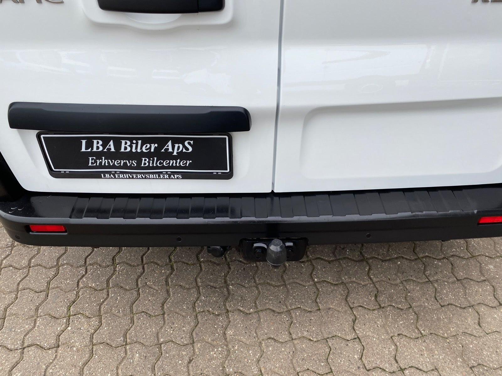 Hvid Renault Trafic T29 fra 2021