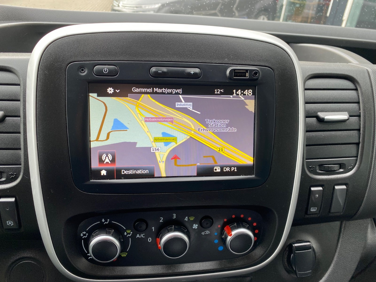 Hvid Renault Trafic T29 fra 2021