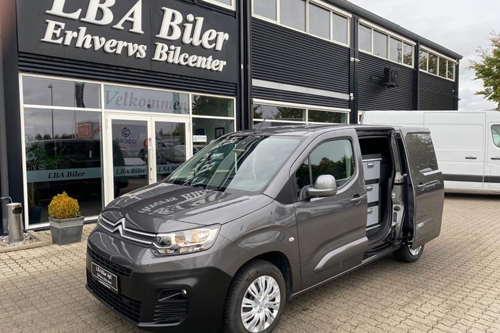 Grå Citroën Berlingo fra 2022