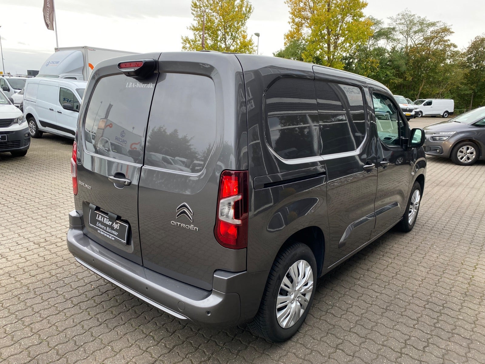 Grå Citroën Berlingo fra 2022