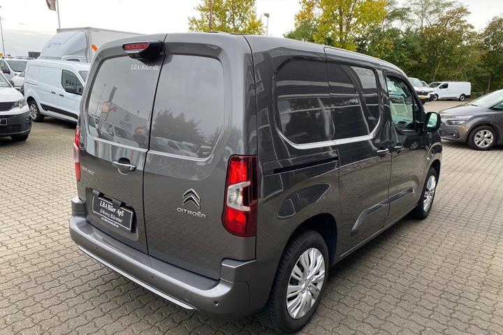 Grå Citroën Berlingo fra 2022