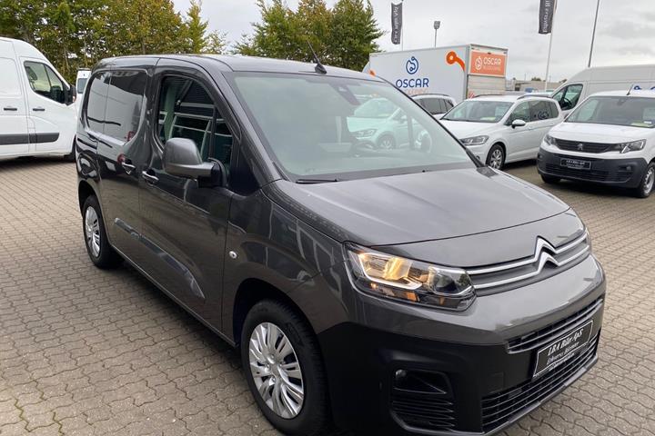 Grå Citroën Berlingo fra 2022