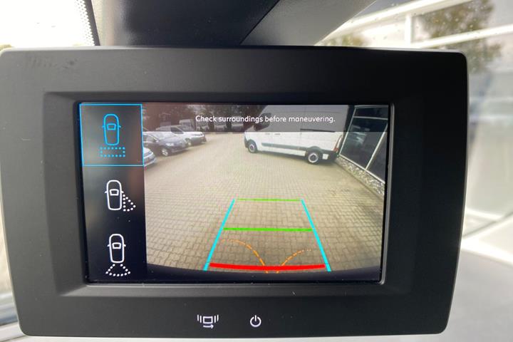 Grå Citroën Berlingo fra 2022