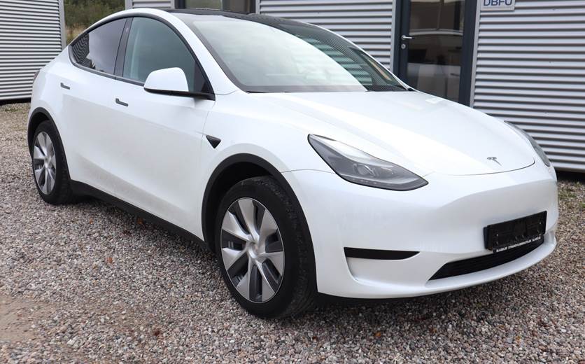 Tesla Model Y RWD