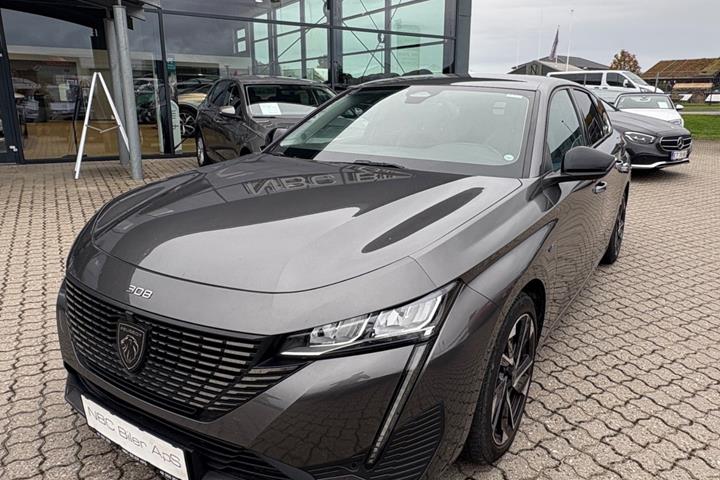 Grå Peugeot 308 fra 2022