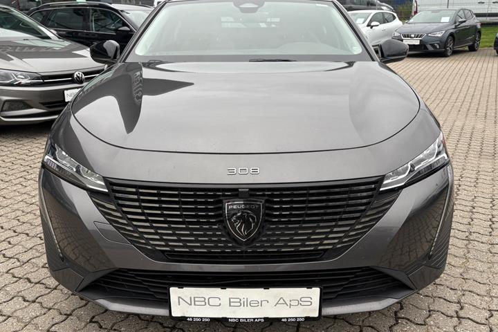 Grå Peugeot 308 fra 2022