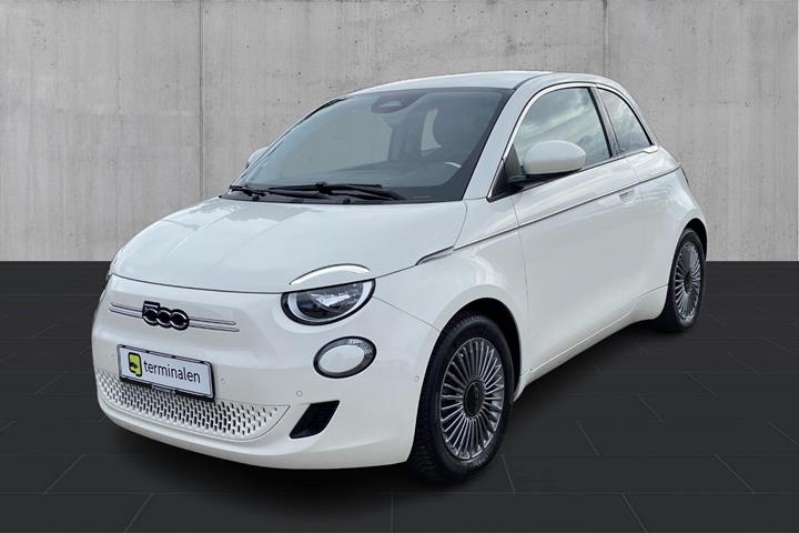 Hvid Fiat 500e fra 2024