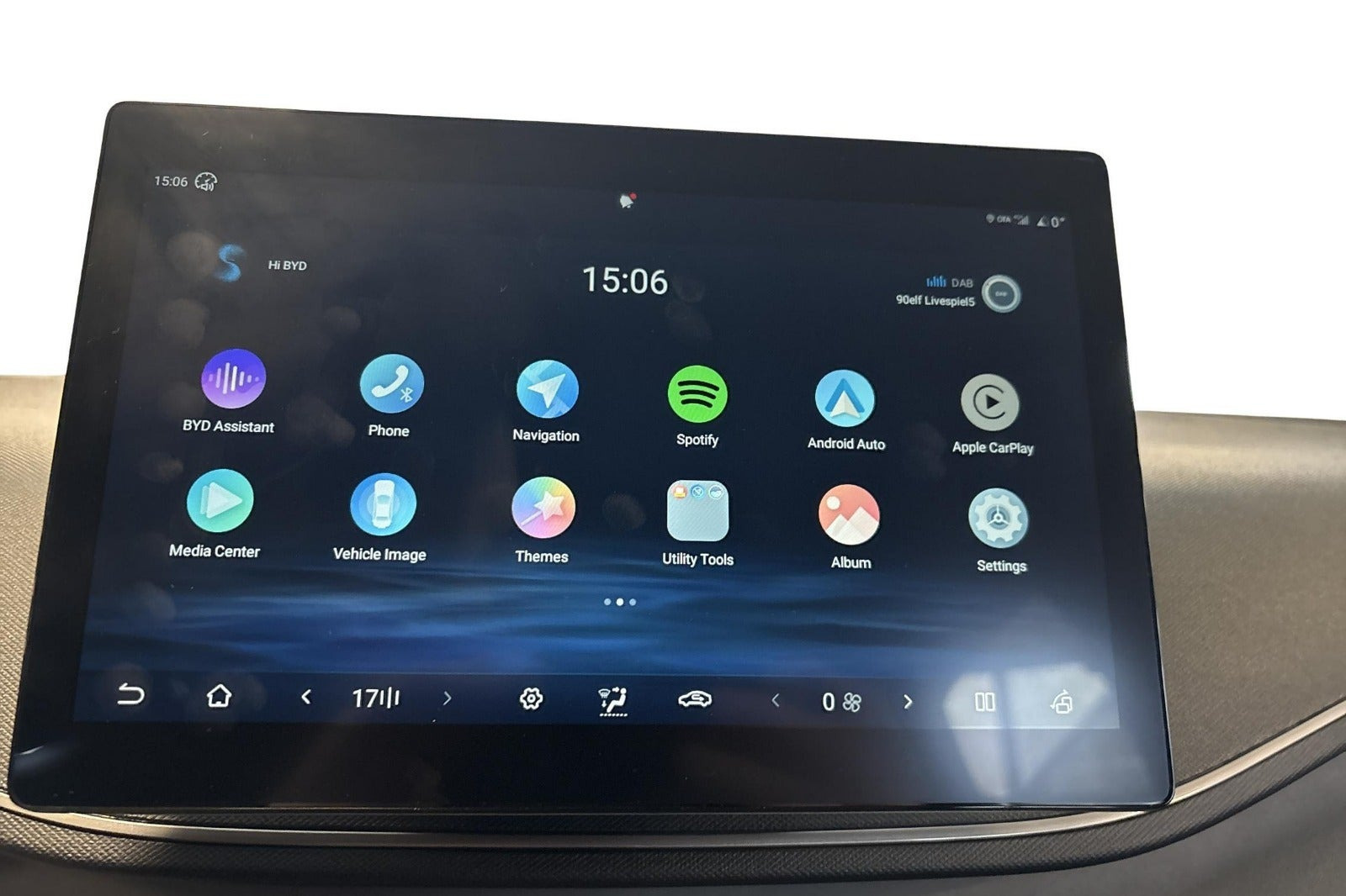 Gul BYD Dolphin Surf fra 2025
