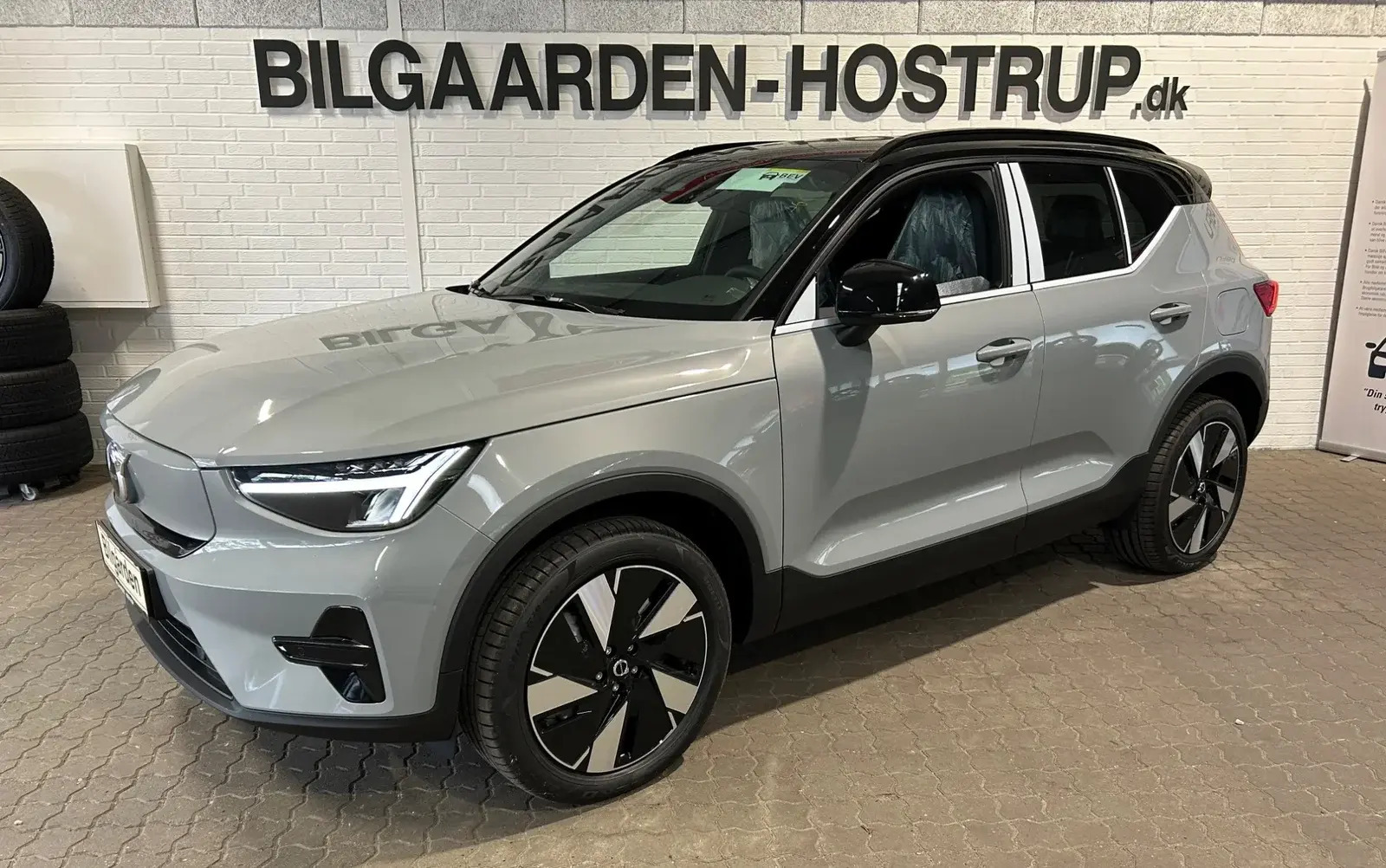 Grå Volvo EX40 fra 2026