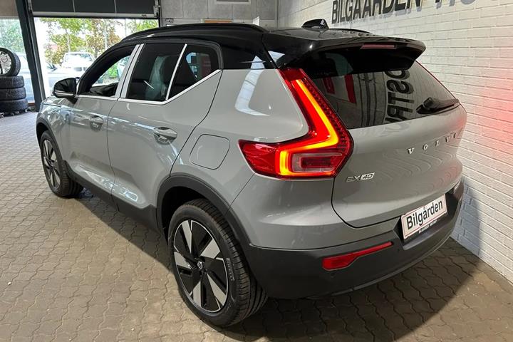 Grå Volvo EX40 fra 2026