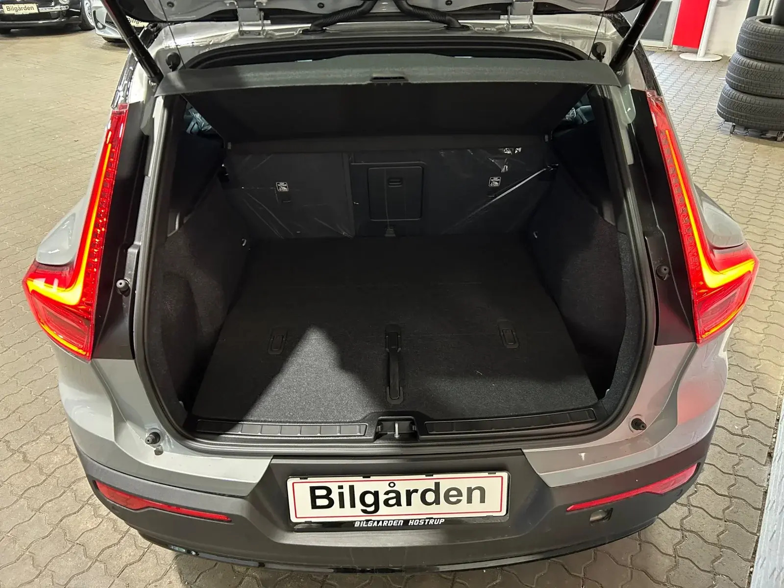 Grå Volvo EX40 fra 2026
