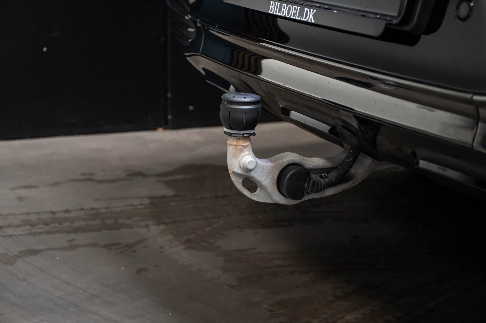 Brun Mercedes EQE43 SUV fra 2023