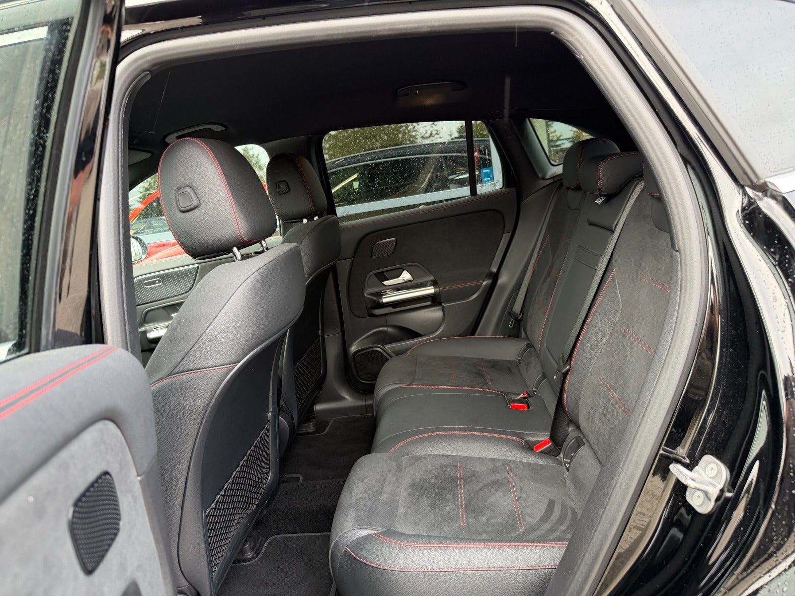 Sort Mercedes EQA250+ fra 2024