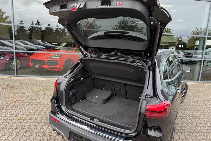 Sort Mercedes EQA250+ fra 2024