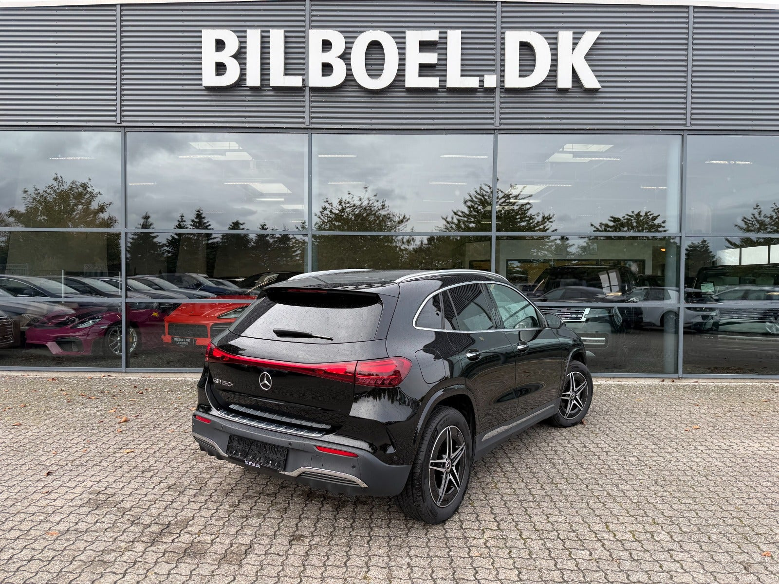Sort Mercedes EQA250+ fra 2024
