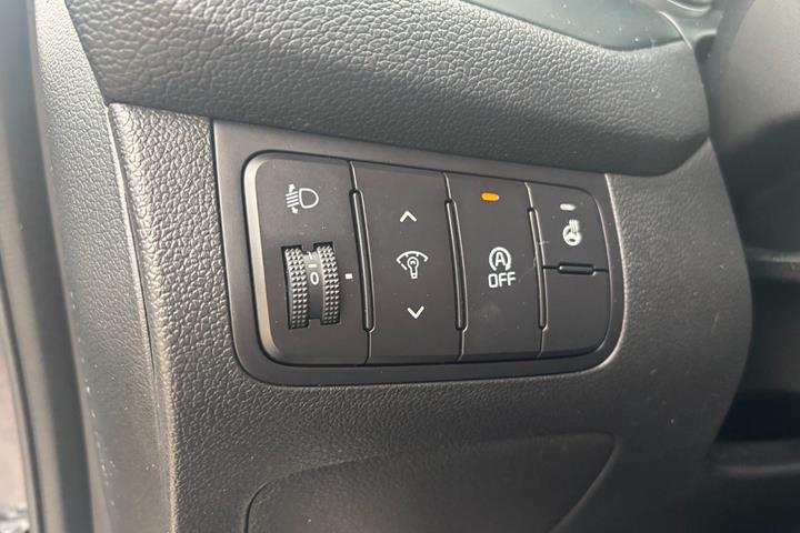 Grå Kia Ceed fra 2018