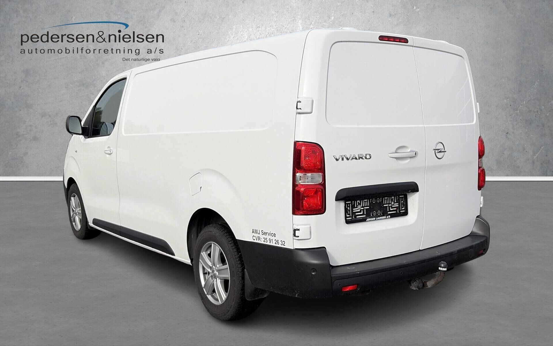 Hvid Opel Vivaro fra 2021
