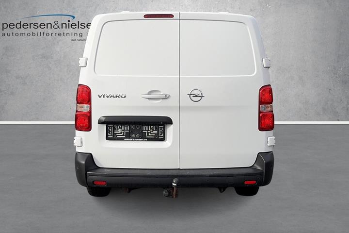 Hvid Opel Vivaro fra 2021