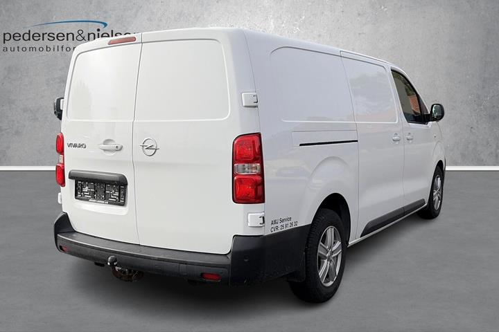Hvid Opel Vivaro fra 2021